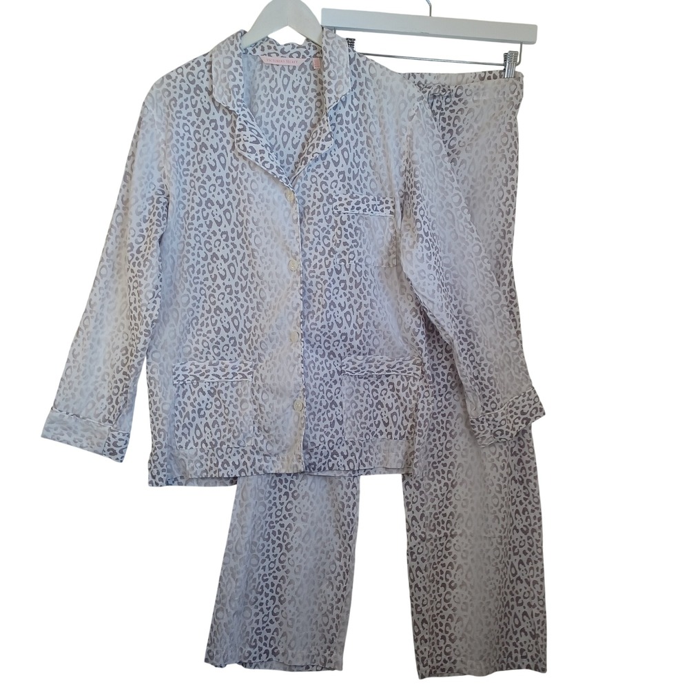 Victoria's Secret Grey White Leopard Print Pajama Set Long Sleeve Pants Medium
